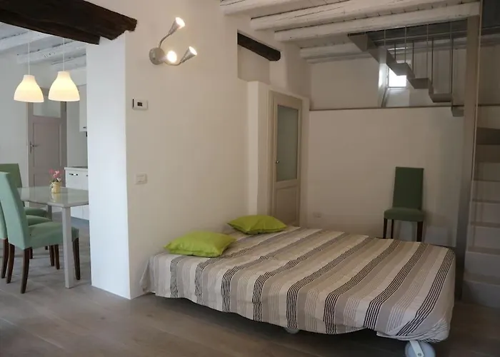 Traditional Piazza Home/balcony/ Private Garden *