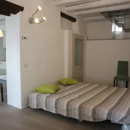 Traditional Piazza Home/balcony/ Private Garden *