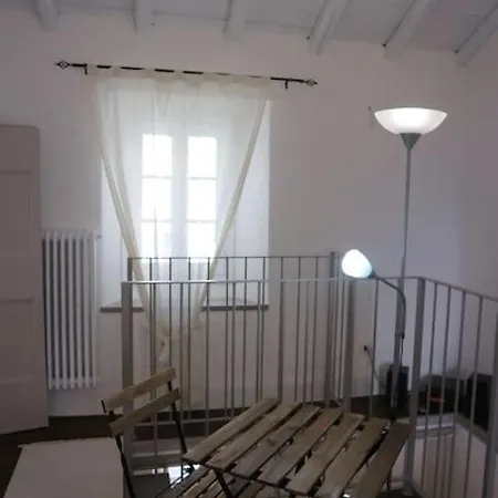 アパート Traditional Piazza Home/balcony/ Private Garden チェルノッビオ